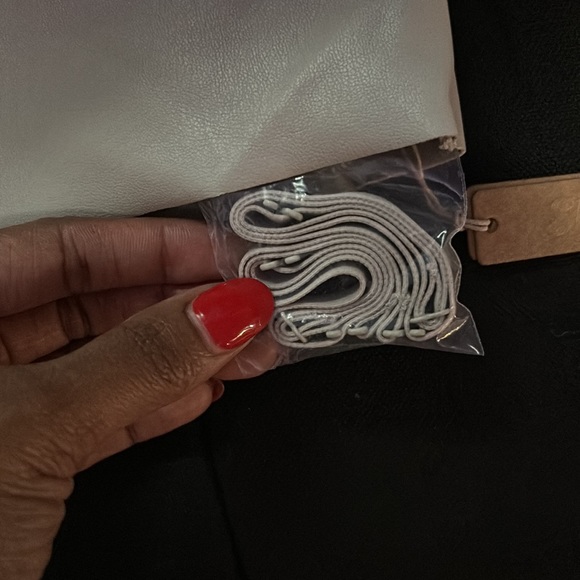 SKIMS • Faux Leather Crop Top • NWT • Never Worn • Removable Straps • Size S - Picture 4 of 4